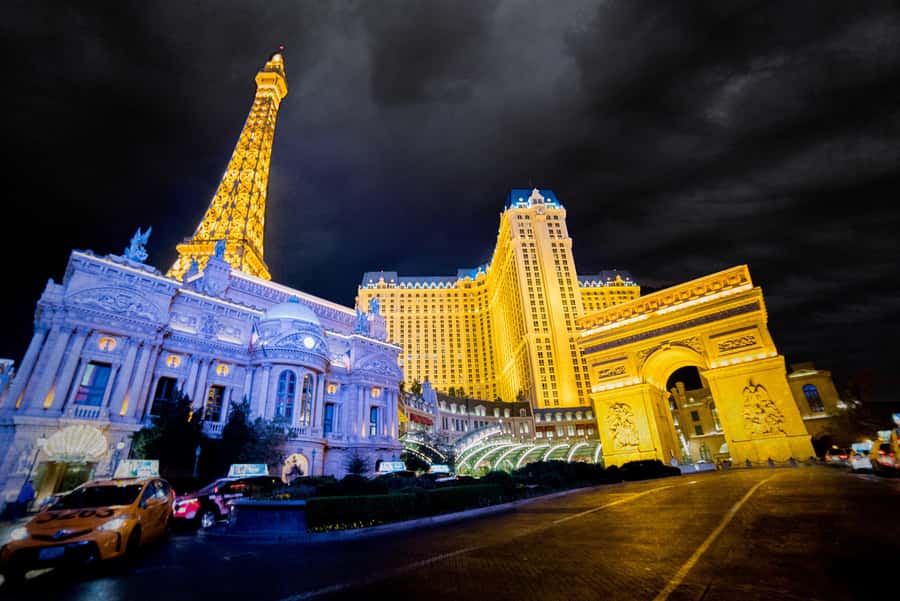 Las Vegas: Gangsters, Glitz, and Gore Ghost Tour - Wynn and The Venetian: Old Vegas Ghosts Under New Neon