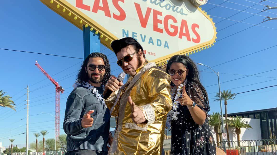 Las Vegas: Gold Elvis Vow Renewal or Wedding at Welcome Sign - Why the Welcome Sign is the right setting