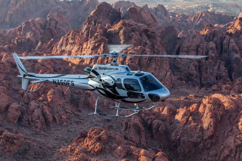 Las Vegas: Grand Canyon Heli Tour and Valley of Fire Landing - VIP heliport check-in and the 30-minute safety briefing