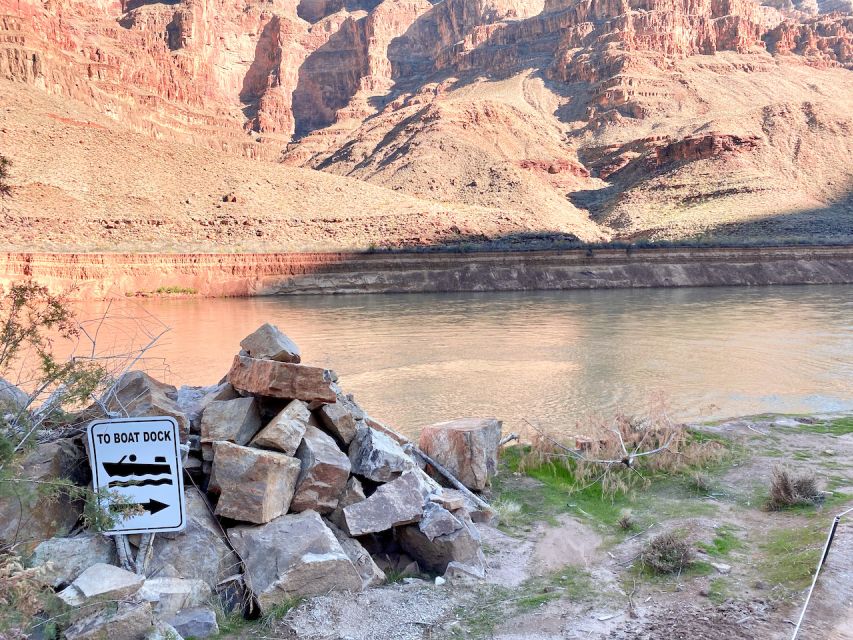 Las Vegas: Grand Canyon Helicopter Ride, Boat Tour & Skywalk - The 10-Minute Pontoon Boat Cruise on the Colorado River