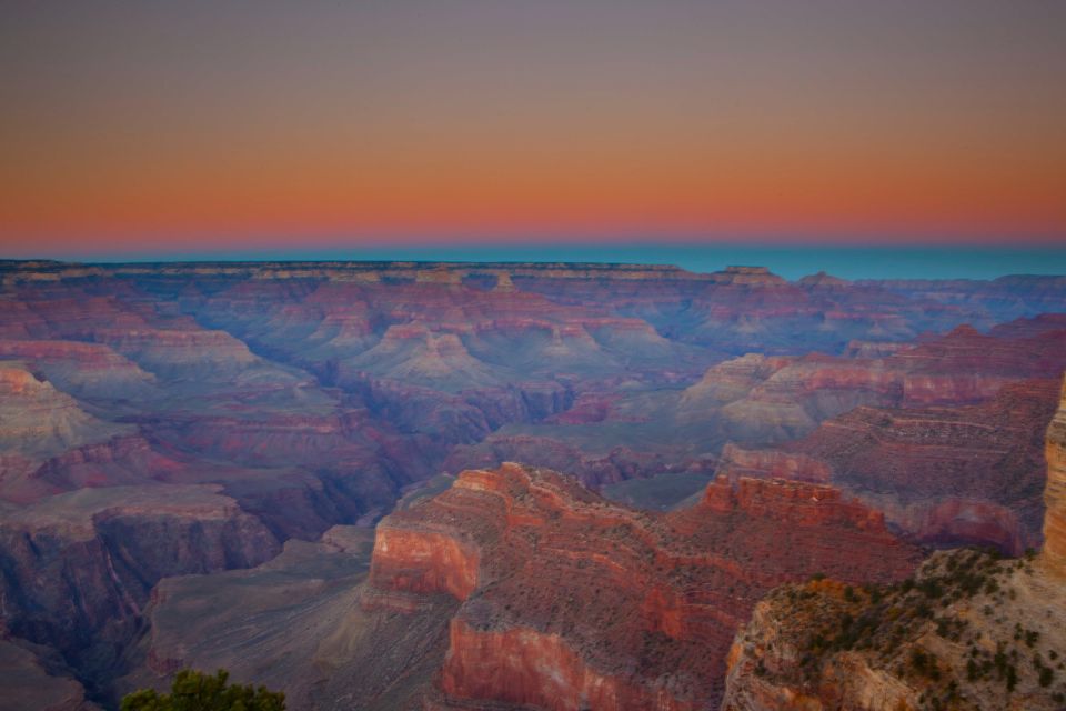 Las Vegas: Grand Canyon in Spanish with Skywalk and Lunch - Las Vegas to Hoover Dam: the ride is part of the show