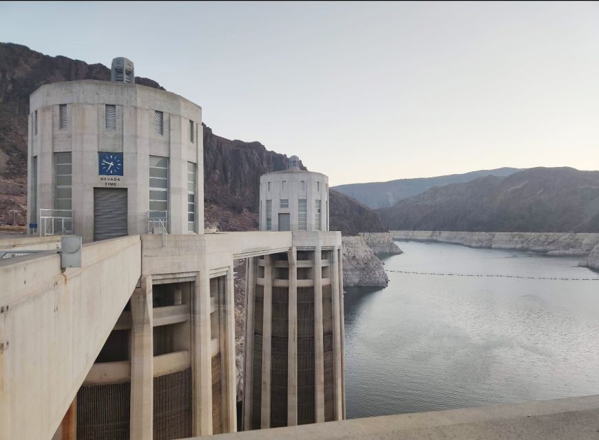 Las Vegas: Grand Canyon National Park, Hoover Dam, Route 66 - Lunch Stop Timing: Fuel Before the Canyon