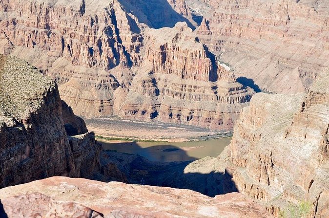 LAS VEGAS: Grand Canyon West Rim and Hoover Dam TOUR - Food and Comfort: Lunch Coupon, Snacks, and an Air-Conditioned Ride