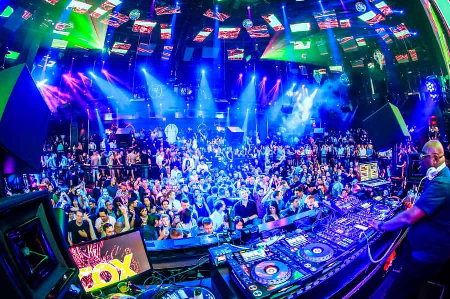 Las Vegas: Hip-Hop Club Tour with Party Bus Experience - Skip-the-Line Entry in Vegas: What It Can Fix (and What It Can’t)