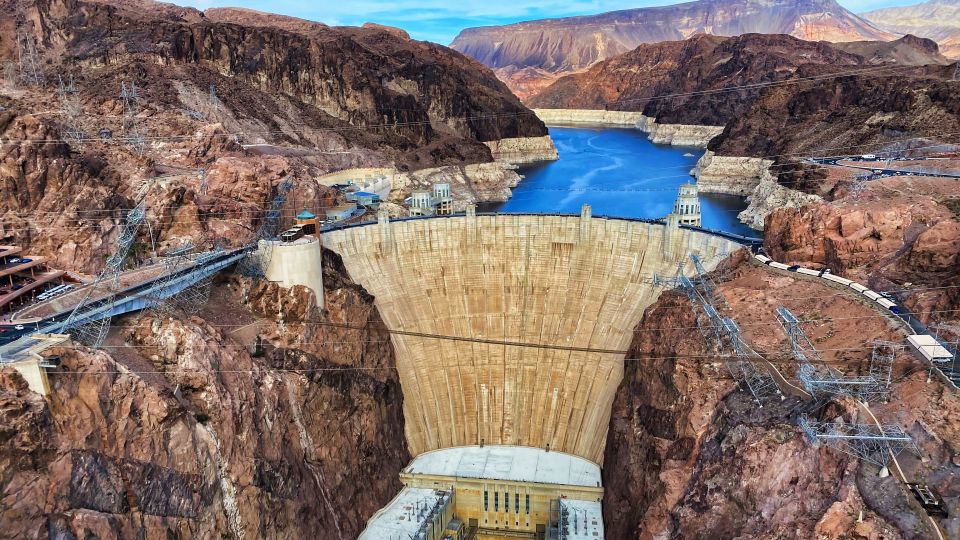 Las Vegas: Hoover Dam and Seven Magic Mountains Tour - Key Points That Make This Tour Work