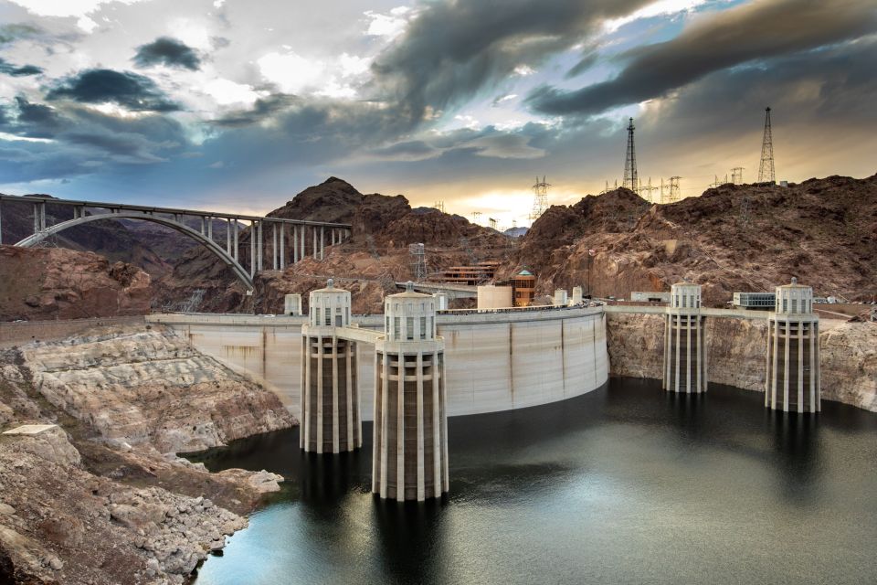 Las Vegas: Hoover Dam Tour with American-Style Hot Breakfast - Breakfast Snack + Water: Small Comforts That Actually Help