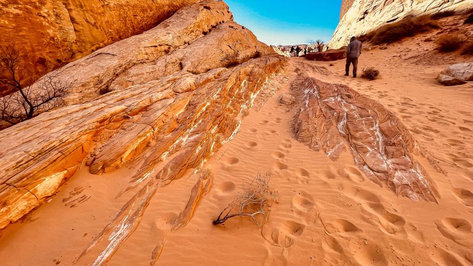 Las Vegas: Hoover Dam, Valley of Fire, Boulder City Day Tour - Valley of Fire: red sandstone walking, petraglyph possibilities, and a little geology