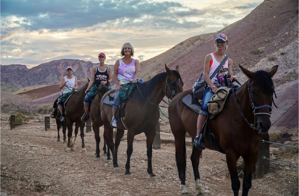 Las Vegas: Horseback Riding Tour with Lunch - The Lunch Break: BBQ Sandwiches, Corn, and Pie