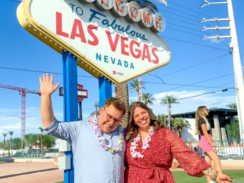 Las Vegas: Las Vegas Sign + 7 Magic Mountains + Photoshoot - Stop 1: Welcome to Fabulous Las Vegas sign photo skills