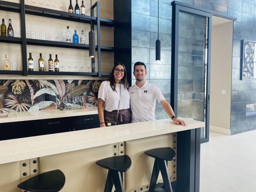 Las Vegas: Luxury Home Tour with Snacks and Drinks - What you’ll see at each stop (and what to watch for)