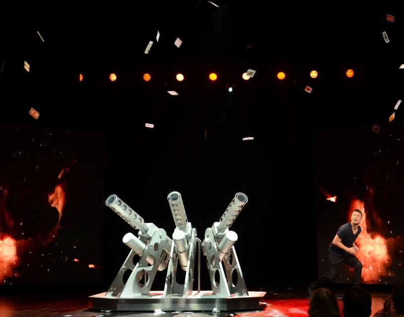 Las Vegas: Mat Franco Magic Reinvented Nightly Show Ticket - The magic style: large illusions plus hands-on, mind-bending tricks
