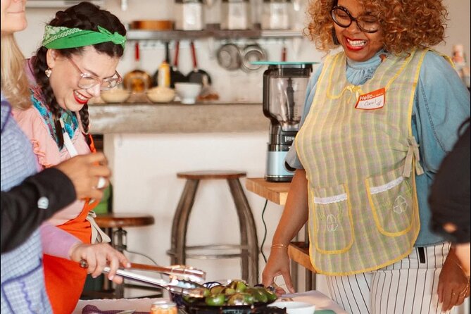 Las Vegas Mexican Salsa Cooking Experience with Celebrity Chef - Four salsa methods: raw, roasted, boiled, fried (how they change flavor)