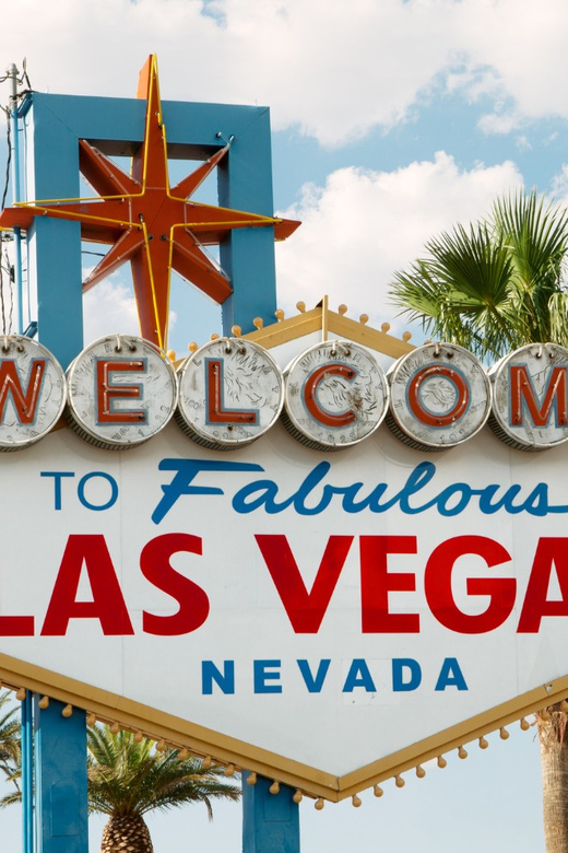 Las Vegas: Mobsters, Casinos, and Speakeasy Bar Crawl - Circa Bar and the 50s atomic cocktail: why the first stop sets the tone