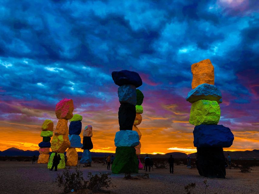 Las Vegas: Mojave, Red Rock Sign and 7 Magic Mountains Tour - 6 Hours, Early Pickup: Getting Out of Las Vegas Fast