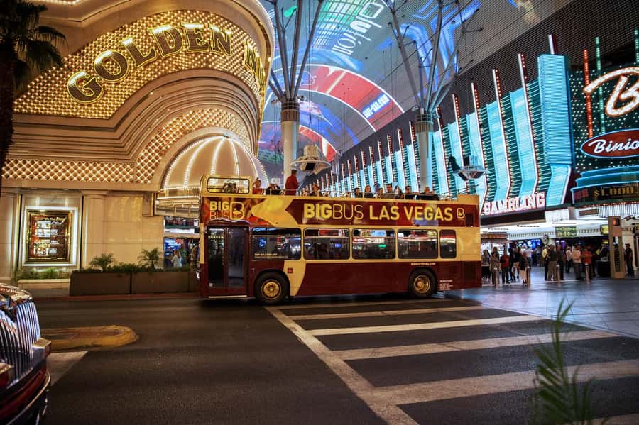 Las Vegas: Neon Museum Experience & Vegas Open-Top Bus Tour - Stop by stop on the Strip: what each segment is doing