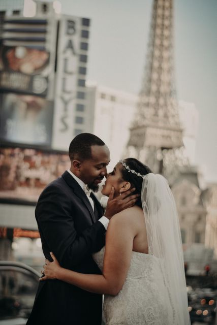 Las Vegas: Personal Travel & Vacation Photographer - Custom Las Vegas photo route, built around your plans