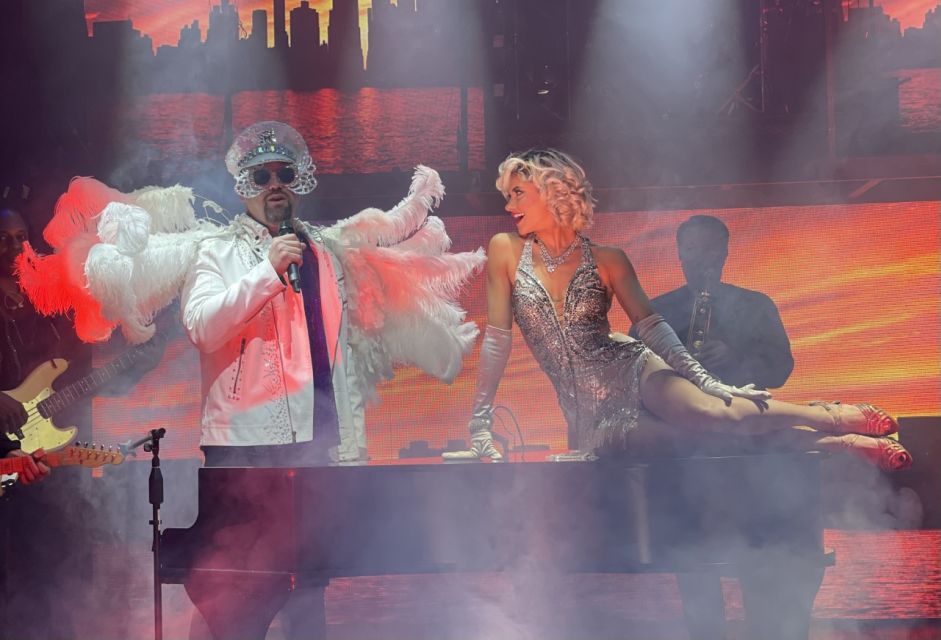 Las Vegas: Piano Man by Kyle Martin Live Show Tickets - Live Band + Dancers: Why It Works as a Stage Production