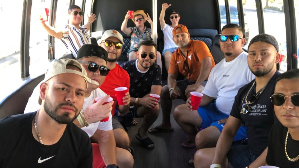 Las Vegas: Private Party Bus Tour Of Vegas Strip w Champagne - Who this tour suits best