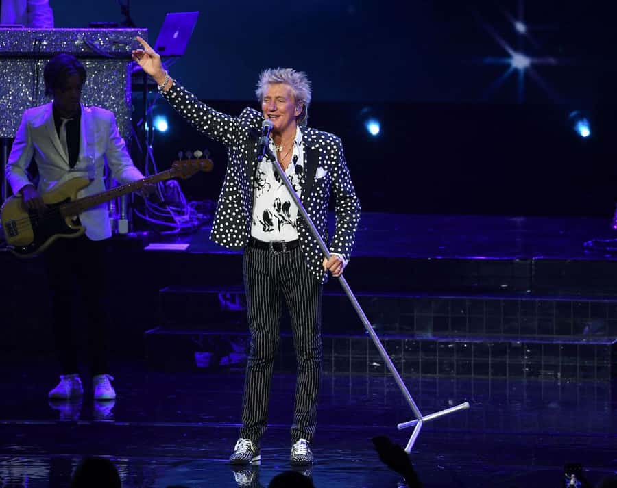 Las Vegas: Rod Stewart “The Encore Shows” at the Colosseum - Who should book this show?
