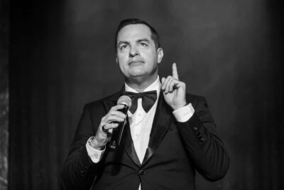 Las Vegas: Sinatra Live! - Tribute to Frank Sinatra - Michael Sinatra and the tribute style (not a cosplay impersonation)