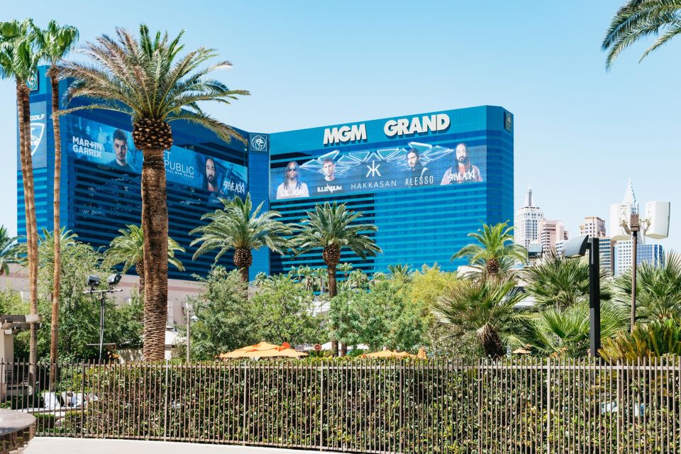 Las Vegas Strip: 3-Stop Pool Party Crawl with Party Bus - Table service and reserved seating: when extra money makes sense