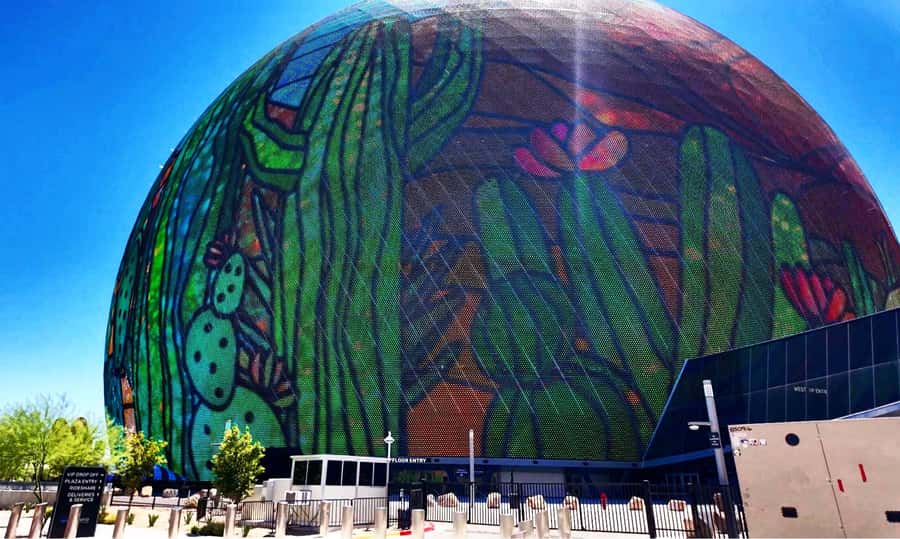 Las Vegas Strip: 90-Minute Sightseeing Tour with Photo Stops - The one-hour Strip cruise: where the landmarks actually make sense