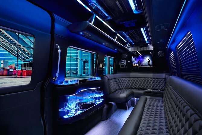 Las Vegas Strip at night like a Star with champagne by luxury limo - 3 or 5 hrs - Price and Value at $323.65 Per Person
