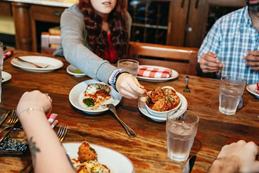 Las Vegas Strip: Foodie Walking Tour - Walking the Strip: Stories Between the Bites