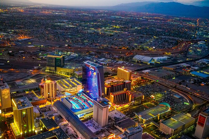 Las Vegas Strip Highlights by Helicopter at Night - Eco-Star Helicopter: Small Group, Smooth Workflow