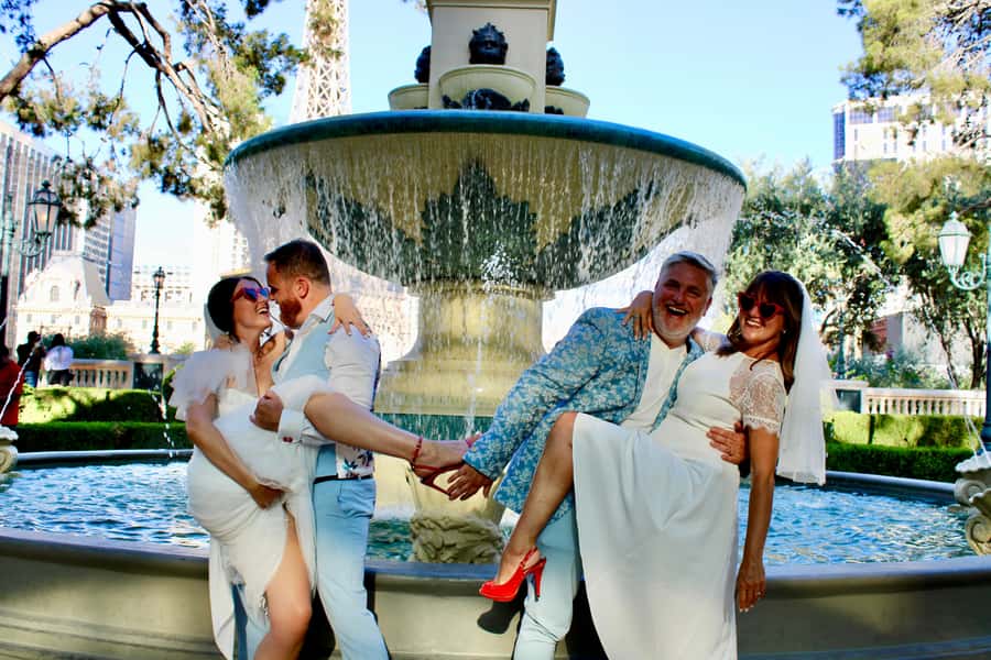 Las Vegas Strip Limo Tour with Champagne and Photos - Why a Las Vegas Strip limo with champagne and photos is a smart pick