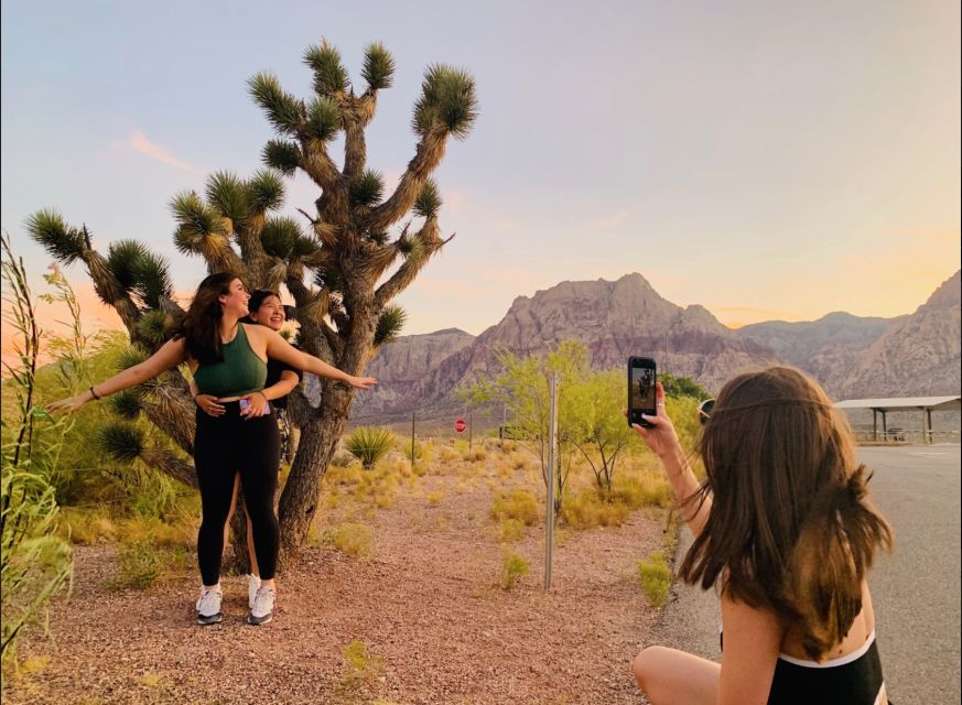 Las Vegas: Sunset Hike and Photography Tour Near Red Rock - Price and value: why $149 can make sense in Vegas