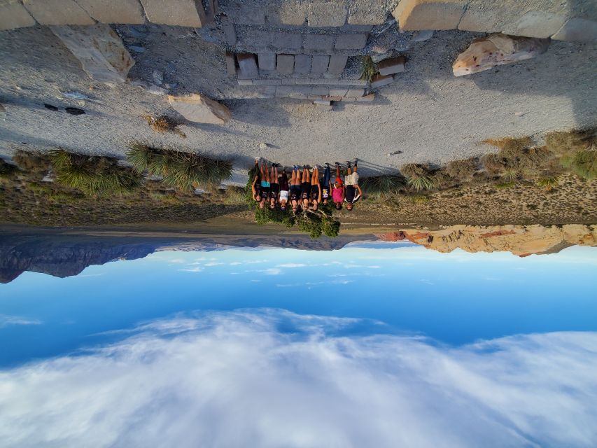 Las Vegas: Sunset Hike and Photography Tour Near Red Rock - From your hotel to the desert: comfort, small group, and water on board