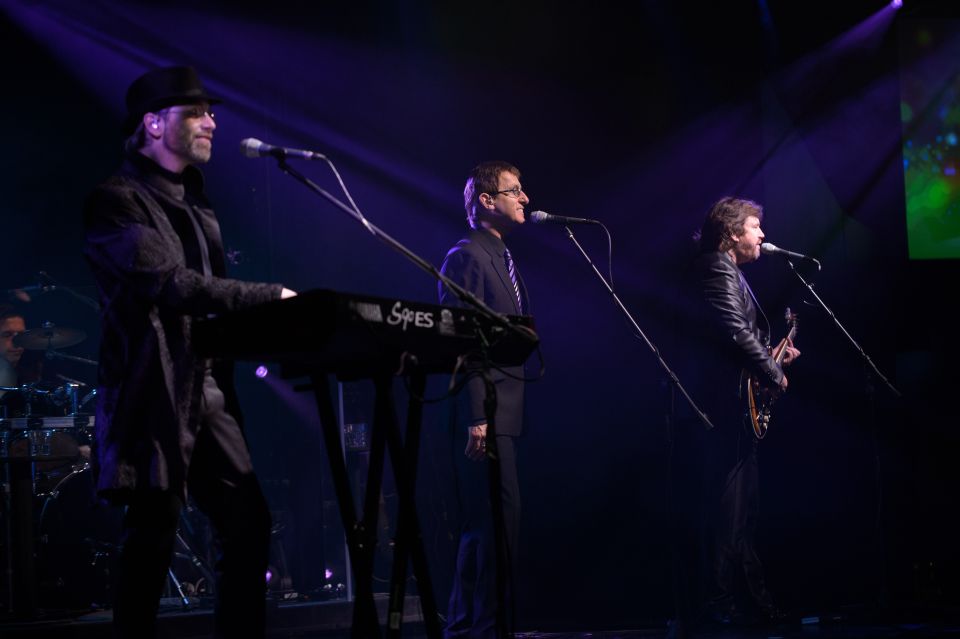 Las Vegas: The Australian Bee Gees at Excalibur Hotel - Inside the Concert: Vocals, Costumes, and a Multimedia Time Machine