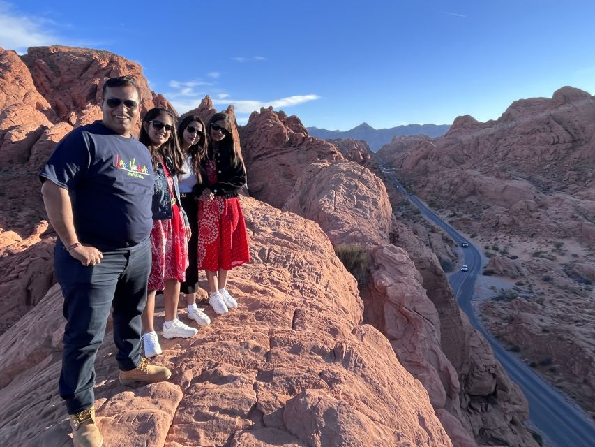 Las Vegas: Valley of Fire Sunset Tour with Hotel Transfers - Watching the Sun Drop at Rainbow Vista