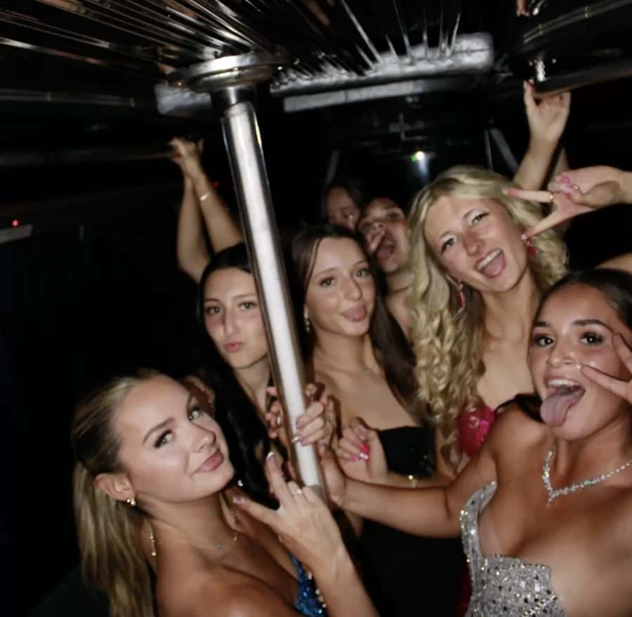 Las Vegas: VIP Club Crawl with Party Bus and Drinks - Timing and Fit: Who This Crawl Works For