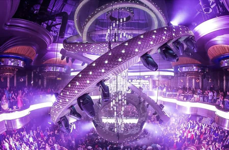 Las Vegas: VIP Club Crawl with Party Bus and Drinks - Should You Book the VIP Club Crawl?