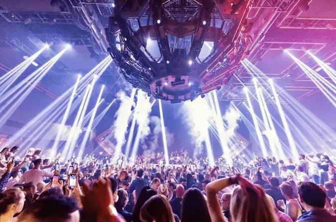 Las Vegas: VIP Club Crawl with Party Bus, Express Entry & Drinks - Express Entry + Cover Charges: The Real VIP Part