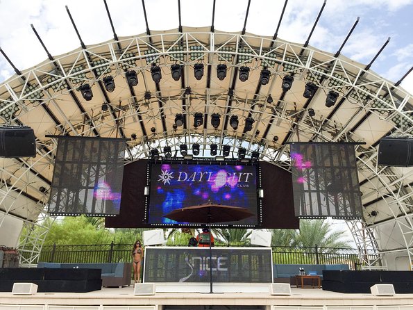 Las Vegas VIP Pool Party Tour - A Vegas Strip Pool Party With a Limo-Style Day Plan
