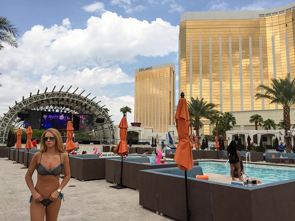 Las Vegas VIP Pool Party Tour - The Limo Party Bus: Music, Bartender Service, and the Heat Reality
