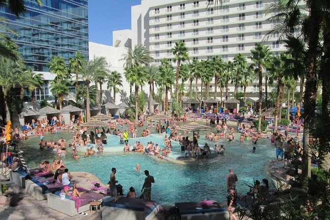 Las Vegas VIP Pool Party Tour - How the Host Changes the Whole Experience