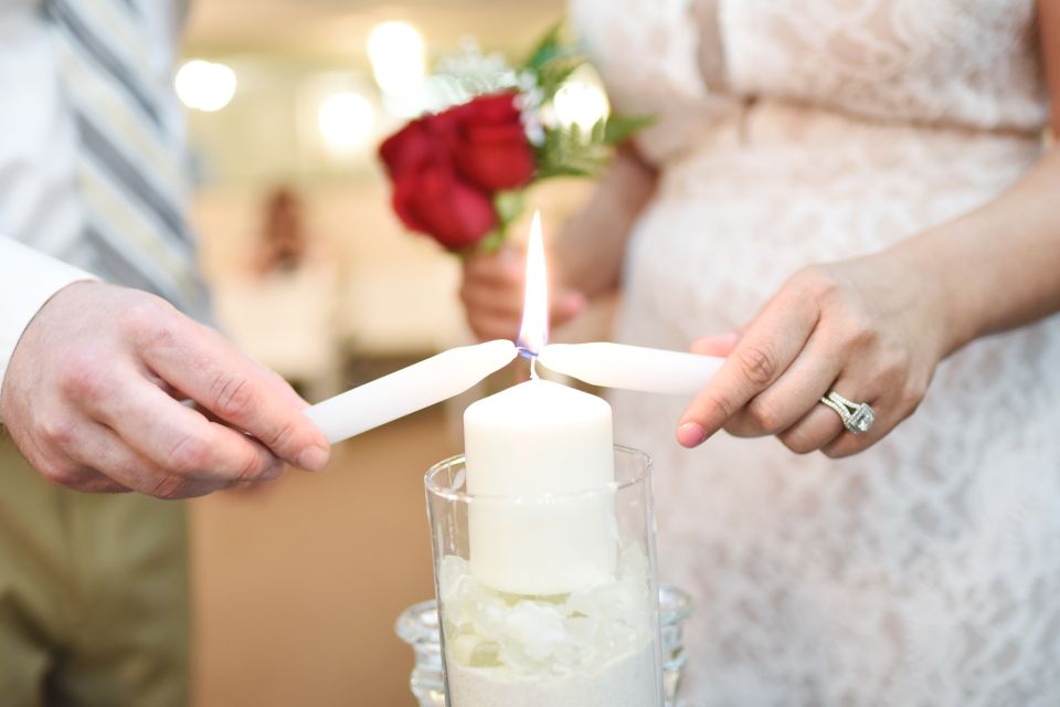 Las Vegas Wedding with Limousine Transportation - The 2-hour Love is Forever package: what you’re actually buying