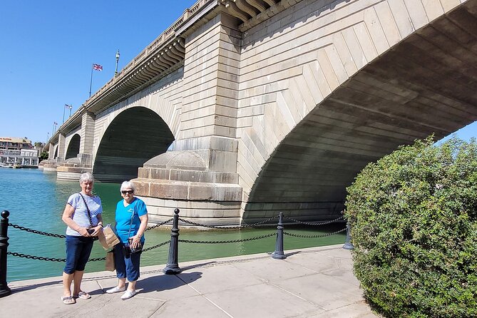 London Bridge and English Village Tour Small Group - Stop 2: Lake Havasu City Visitor Center and the final stretch of free time