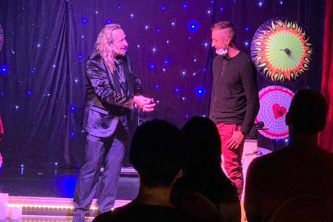 Magic Up Close Early Show at Las Vegas Magic Theater - The main event: close-up magic in a cabaret setting
