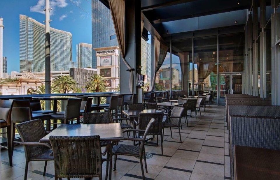 Meal at Hard Rock Las Vegas on the Las Vegas Strip - What to expect from the food: burgers, salads, and a predictable sweet finish