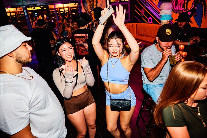 Old Vegas Fremont Barcrawl - What the guide actually does for your night