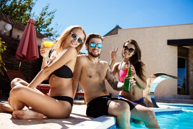 Party Bus Dayclub Crawl - Why a party bus day club crawl works on the Strip