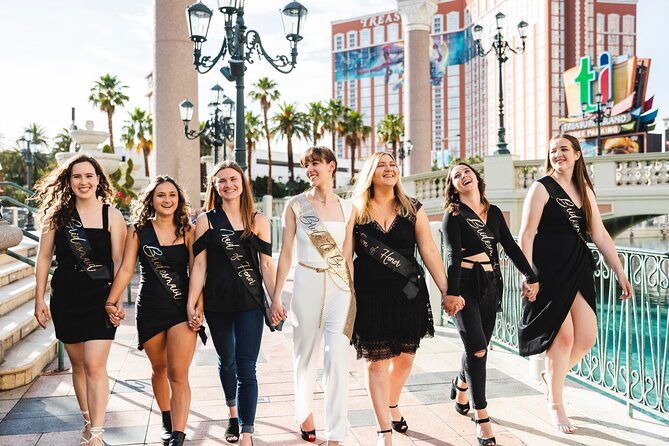Personal Travel and Vacation Photographer Tour in Las Vegas - Online gallery and free downloads: what you get after the shoot