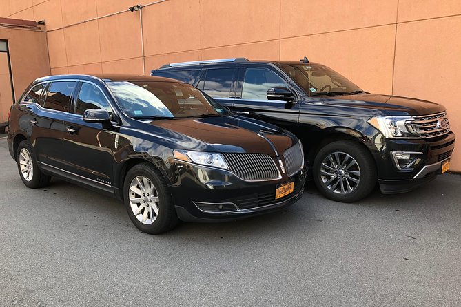 Private Arrival Transfer: From Las Vegas Airport - Cars for 3 to 6 people: sedan, SUV, or stretch limo