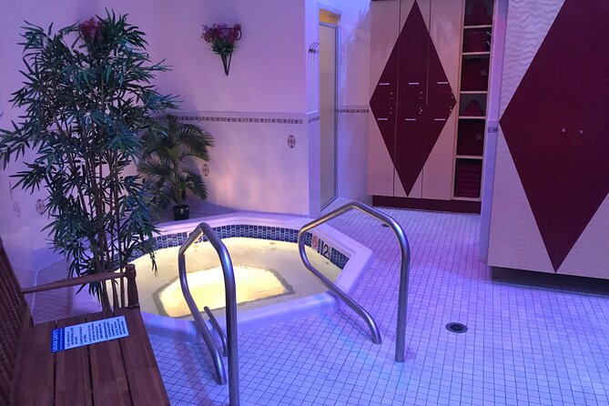 Private Spa Experience with Jacuzzi, Sauna and Hot Stone Massage - The 60-Minute Couples Massage With Hot Stones