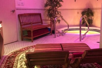 Private Spa Experience with Jacuzzi, Sauna and Hot Stone Massage - A Practical 2-Hour Flow From Soak to Hot Stone Massage
